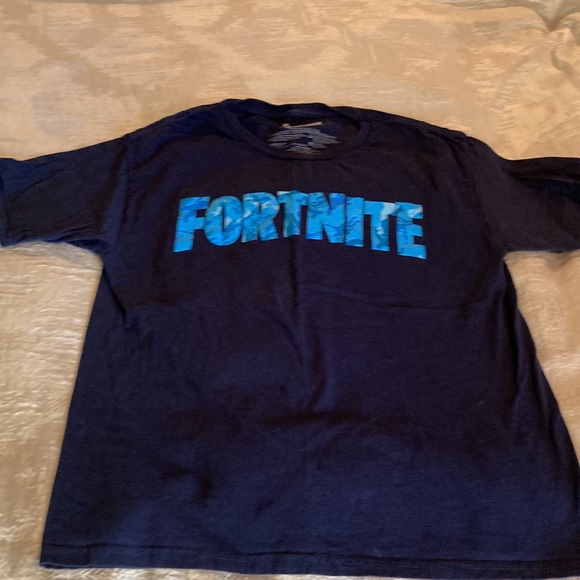 Fortnite t-shirt bundle. 4 t-shirts around size L & XL - Picture 5 of 10